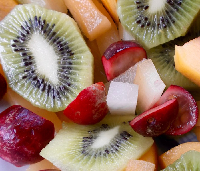 kiwifruitsaladsq.jpg